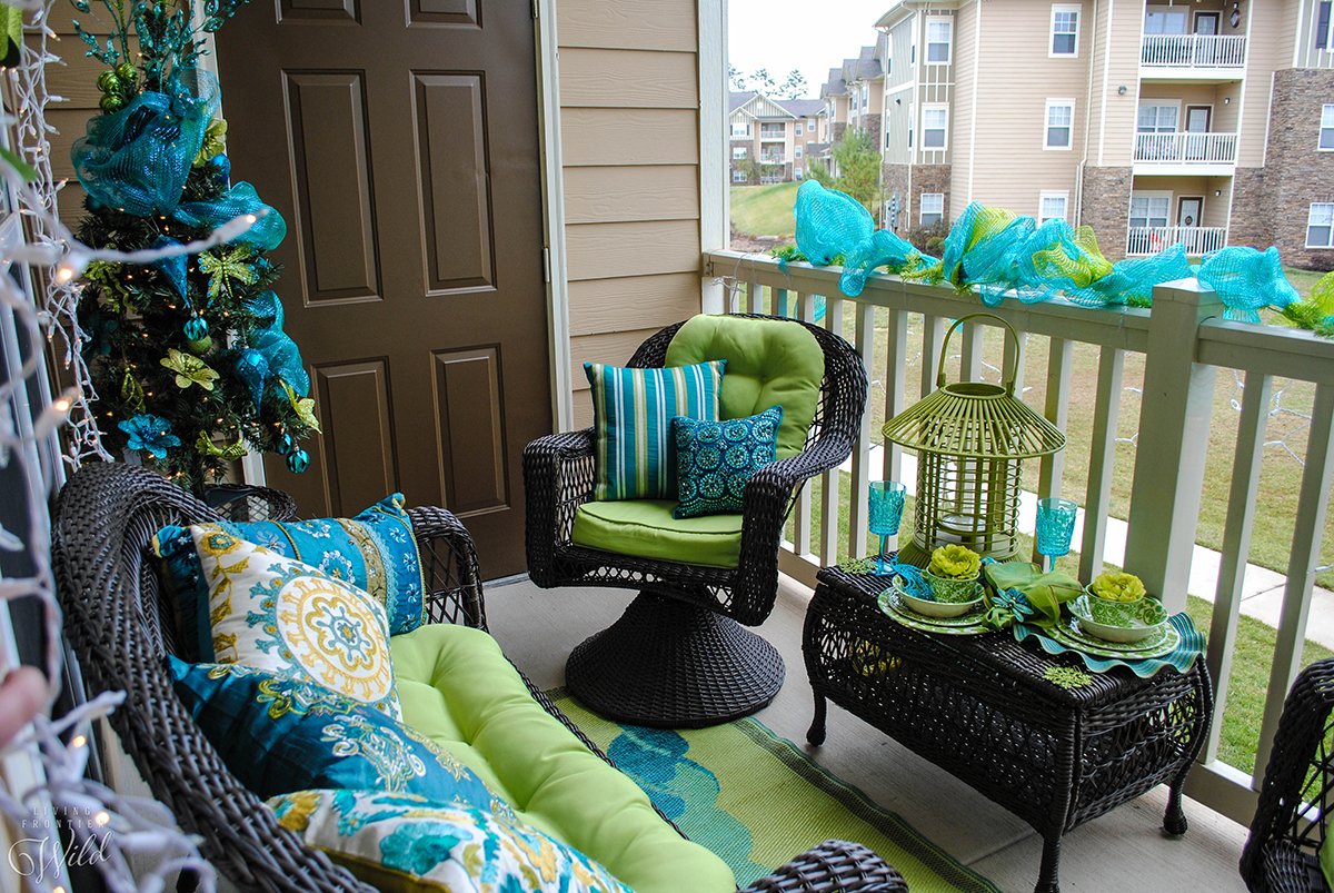 Holiday Balconies Christmas Outdoor Decoration Idea