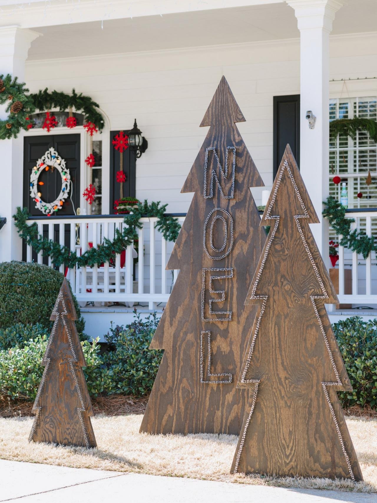 "NOEL" Wooden Christmas Trees Decoration Idea