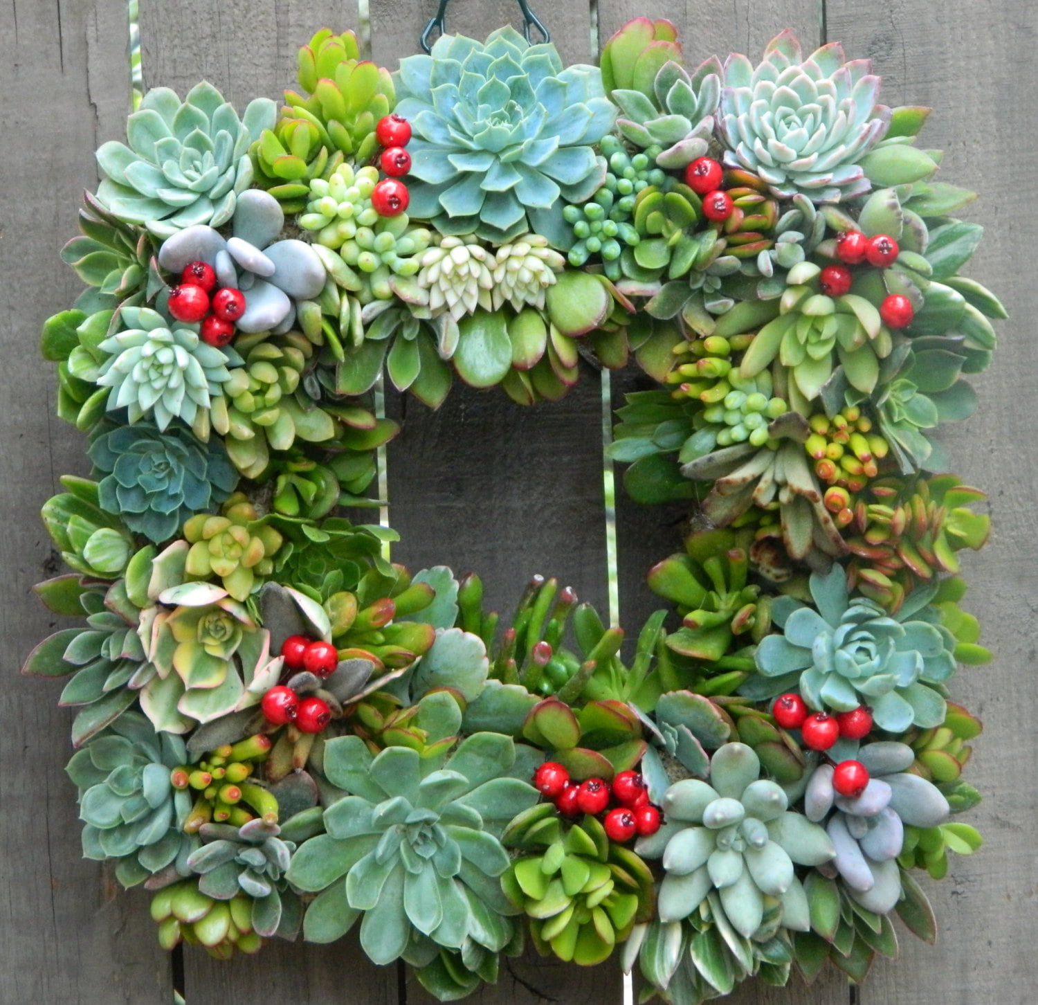 No One Has To Know You Made This DIY Outdoor Decoration for Christmas