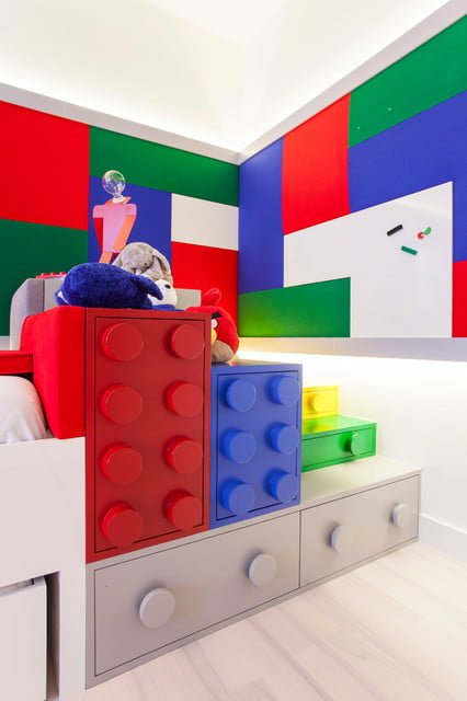 A Futuristic LEGO Room Design