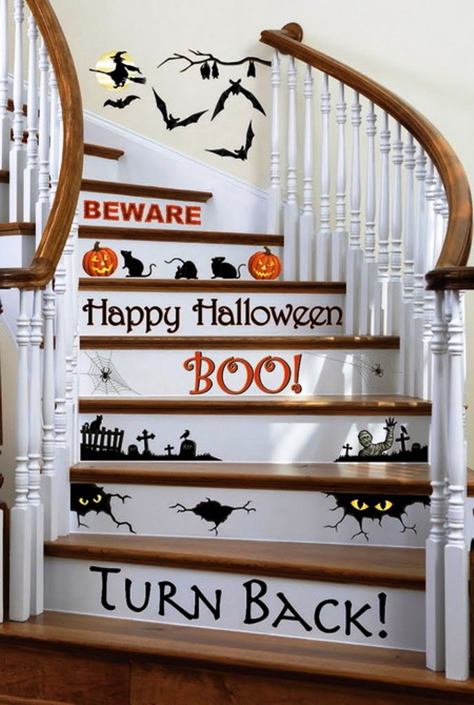 Staircase Decorations Add Cool Feel