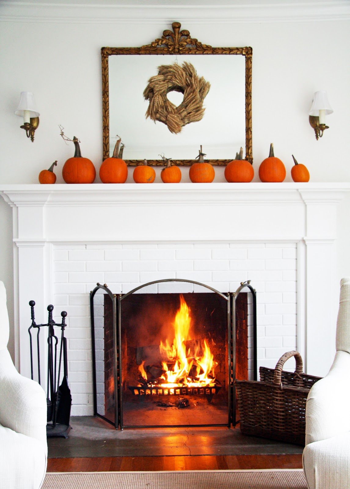 Simple Elegance for Fall Mantel Décor Ideas