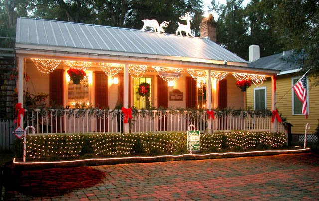 Southern Porch Bunting Lights