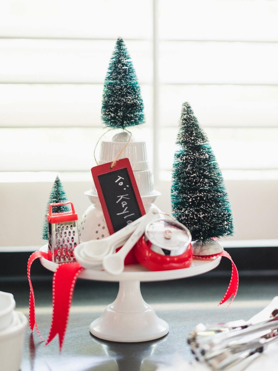 Minimalist Kitchenware Display That Doubles As A Gift