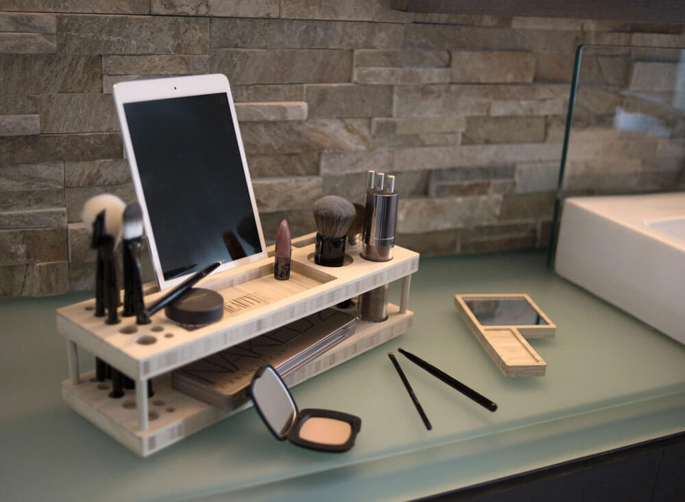 Make-up Organizer With Docking Station