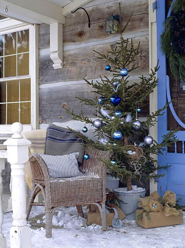 Minimalist Globe Ornament Patio Tree