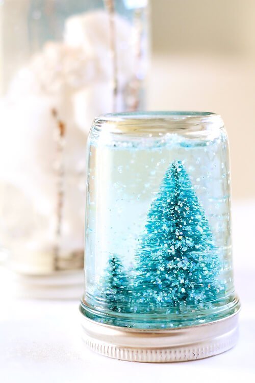 A Winter Wonderland Inside a DIY Snowglobe