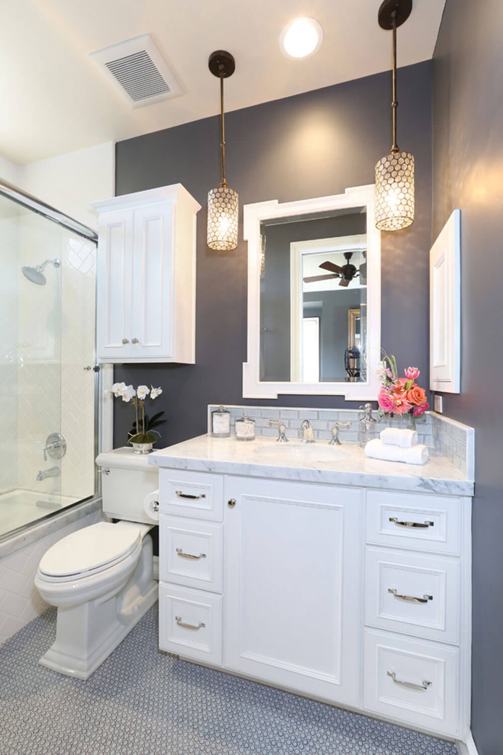 Uncluttered Color Scheme in Dark Gray and White for Small Bathroom