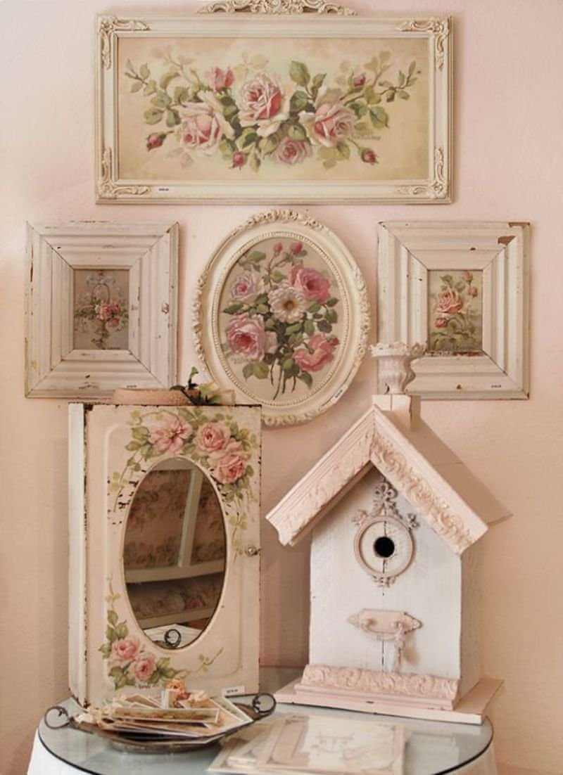 Shabby Chic Gallery Wall Decor Idea