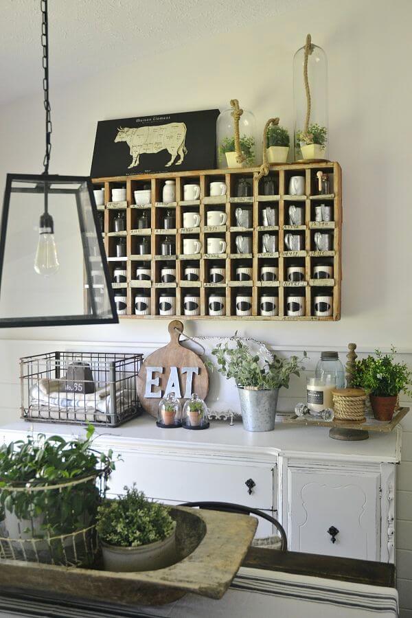 Old Farmhouse Decor with Beauty and Functionality