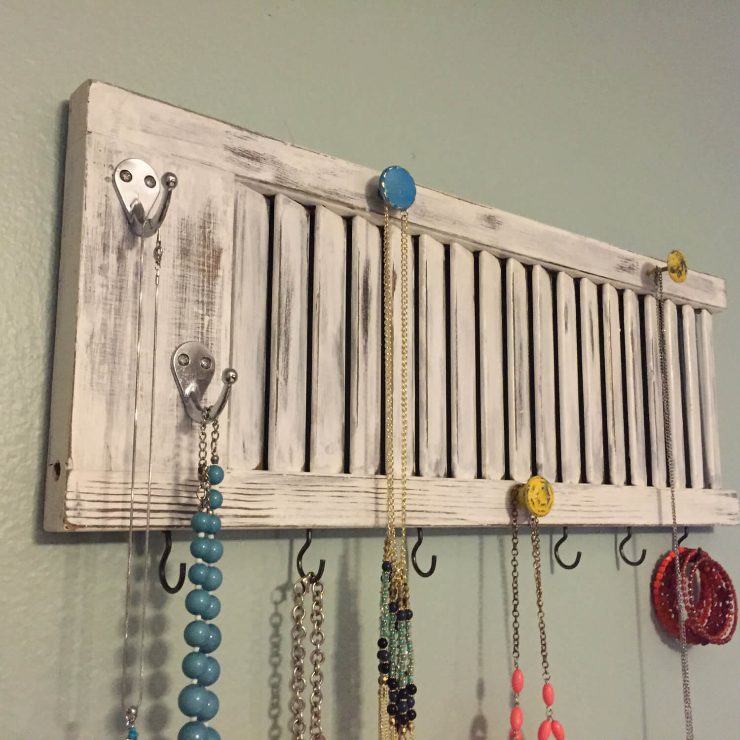 DIY Window Shutter Jewelery Organizer