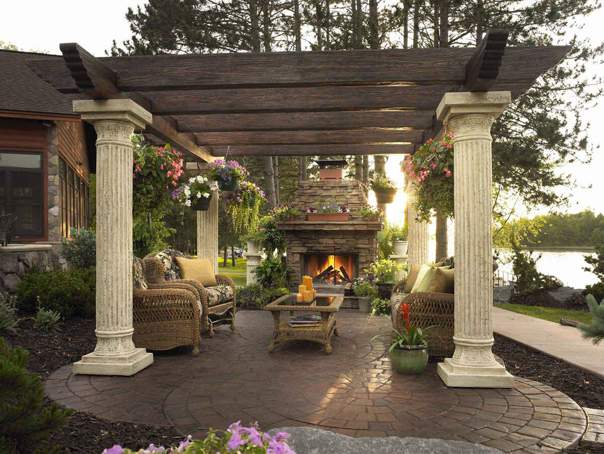 Rustic Grecian Pillared Pergola