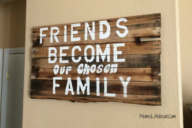 DIY Friends Quote Wood Pallet Project