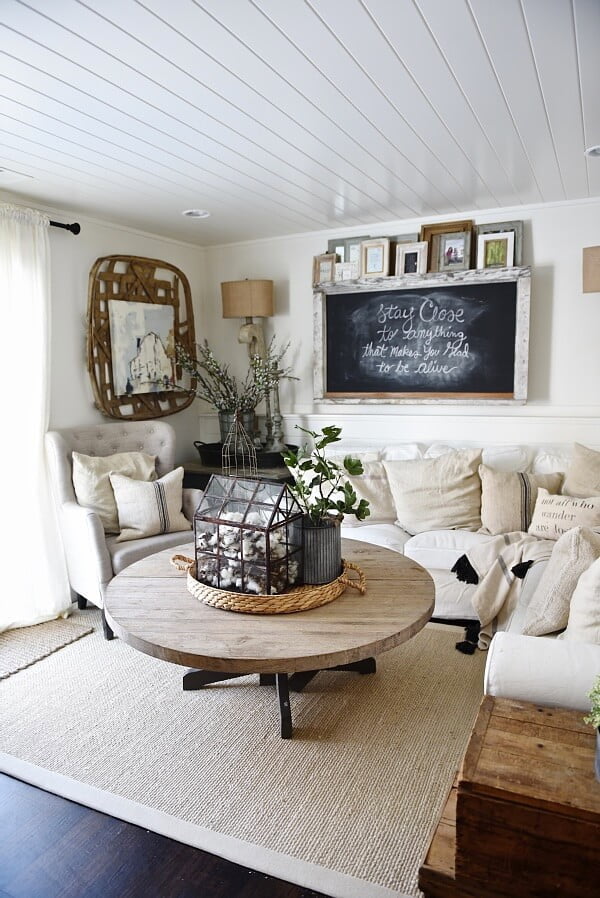 Sweetly Intimate Primitive Livingroom Furniture