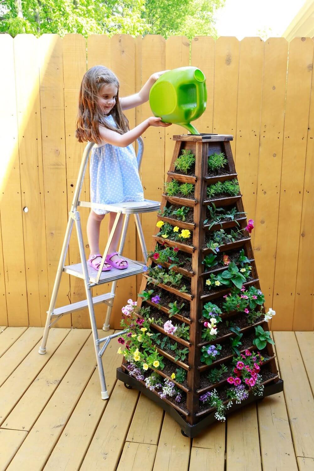 Classic Flower Tower to Maximize Space