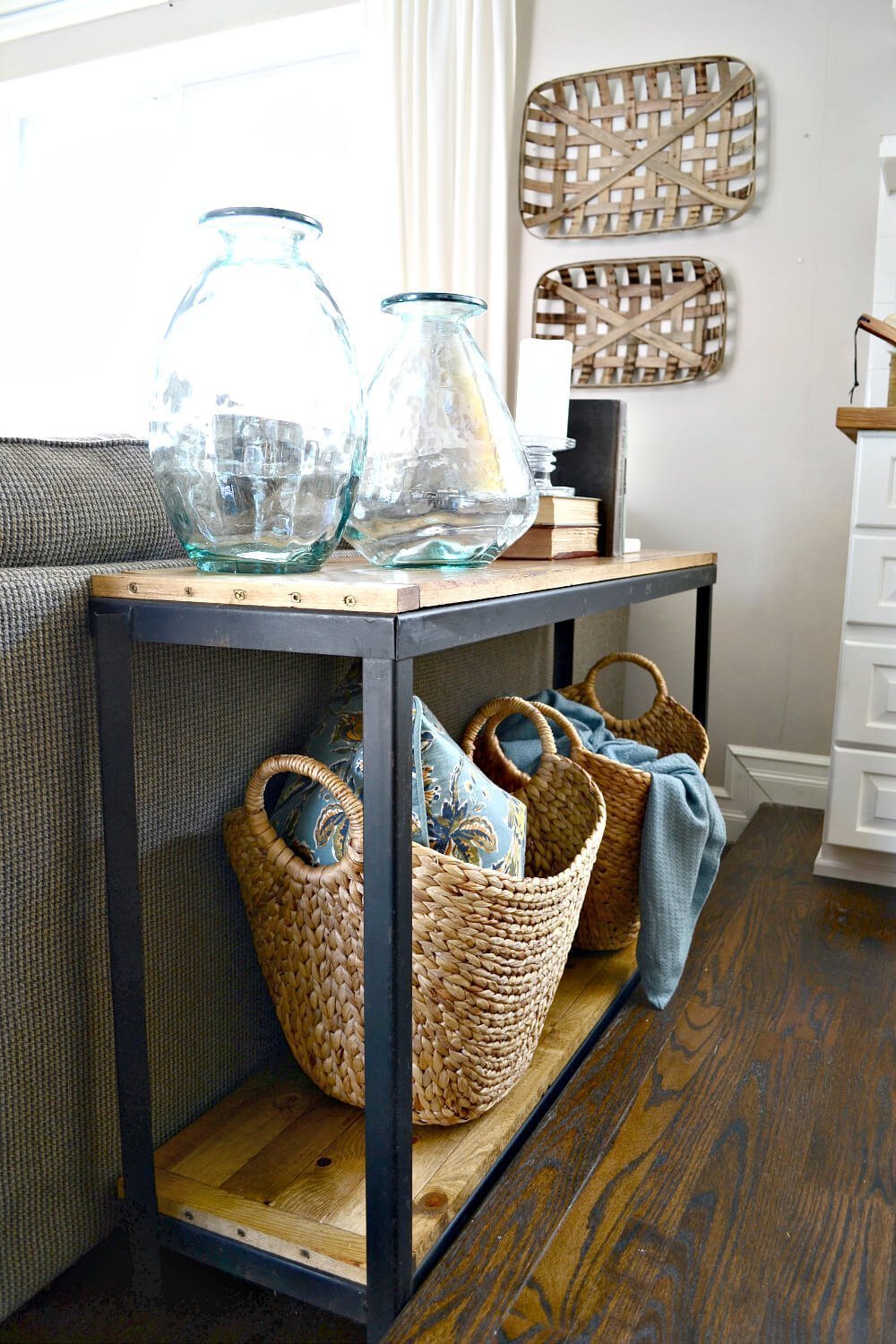 Chic Restructured Toolbox Sofa Table