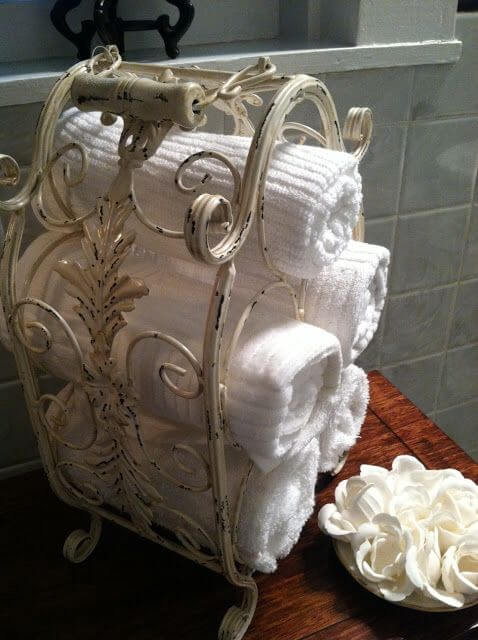 Versailles Jardin Scrollwork Towel Rack