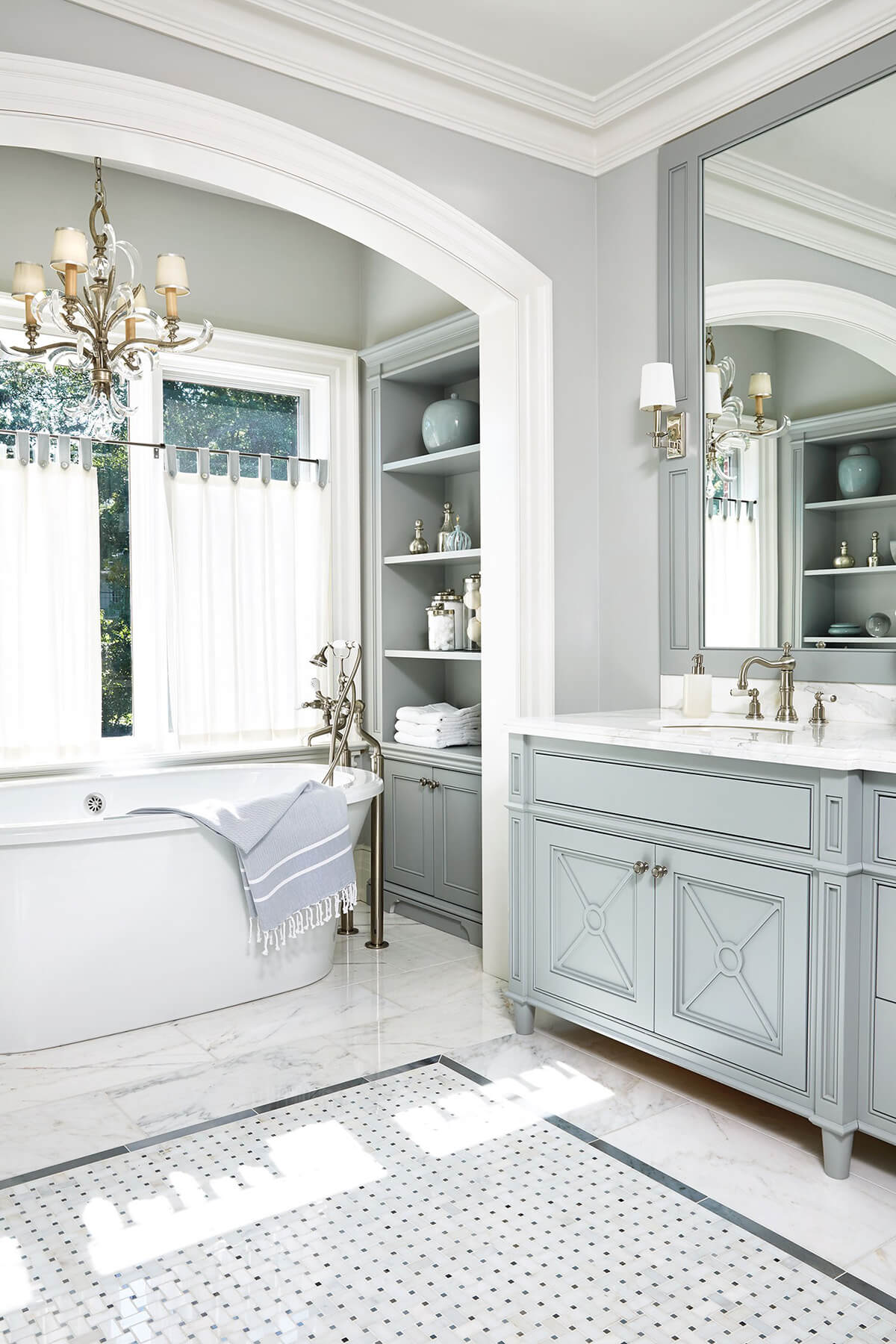 Classy Farmhouse-Style Bathroom