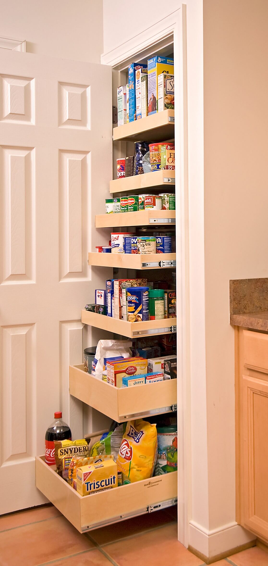 Easy-to-Reach Pantry Drawers that Pull Out