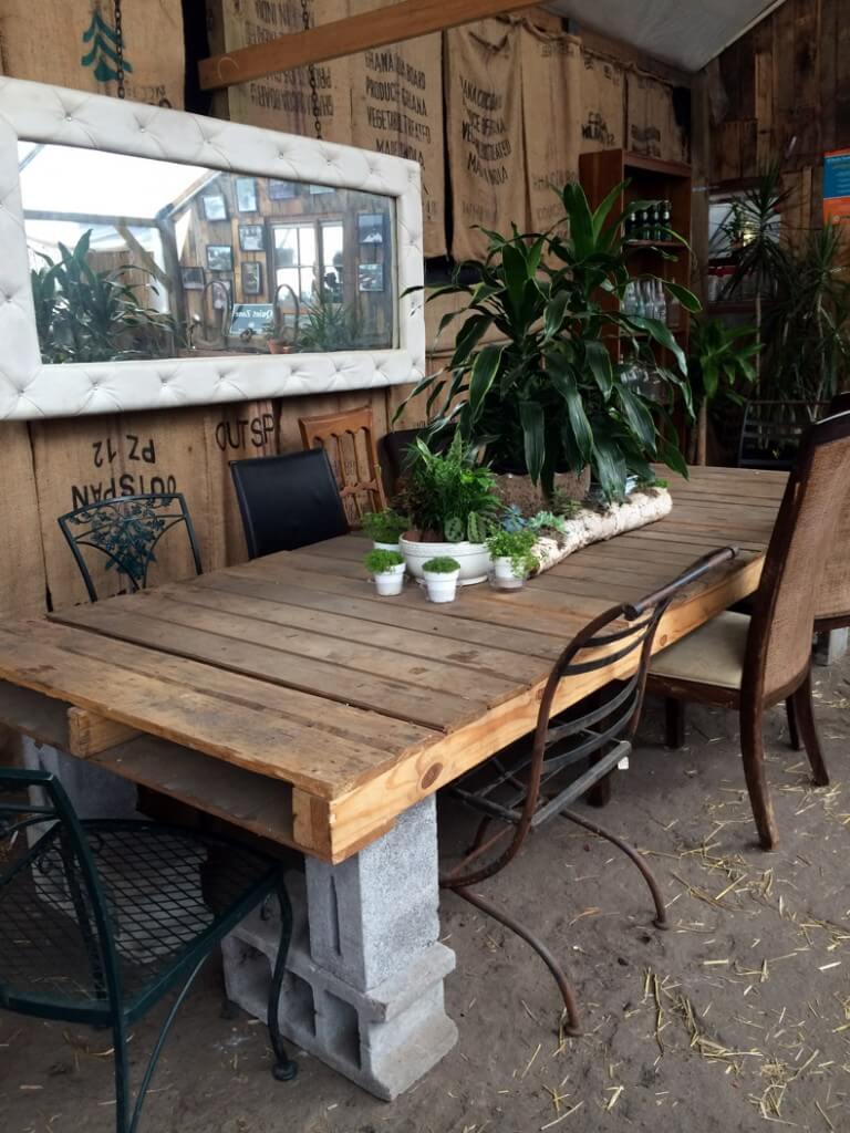 Pallet and Cinder Block Dining Table