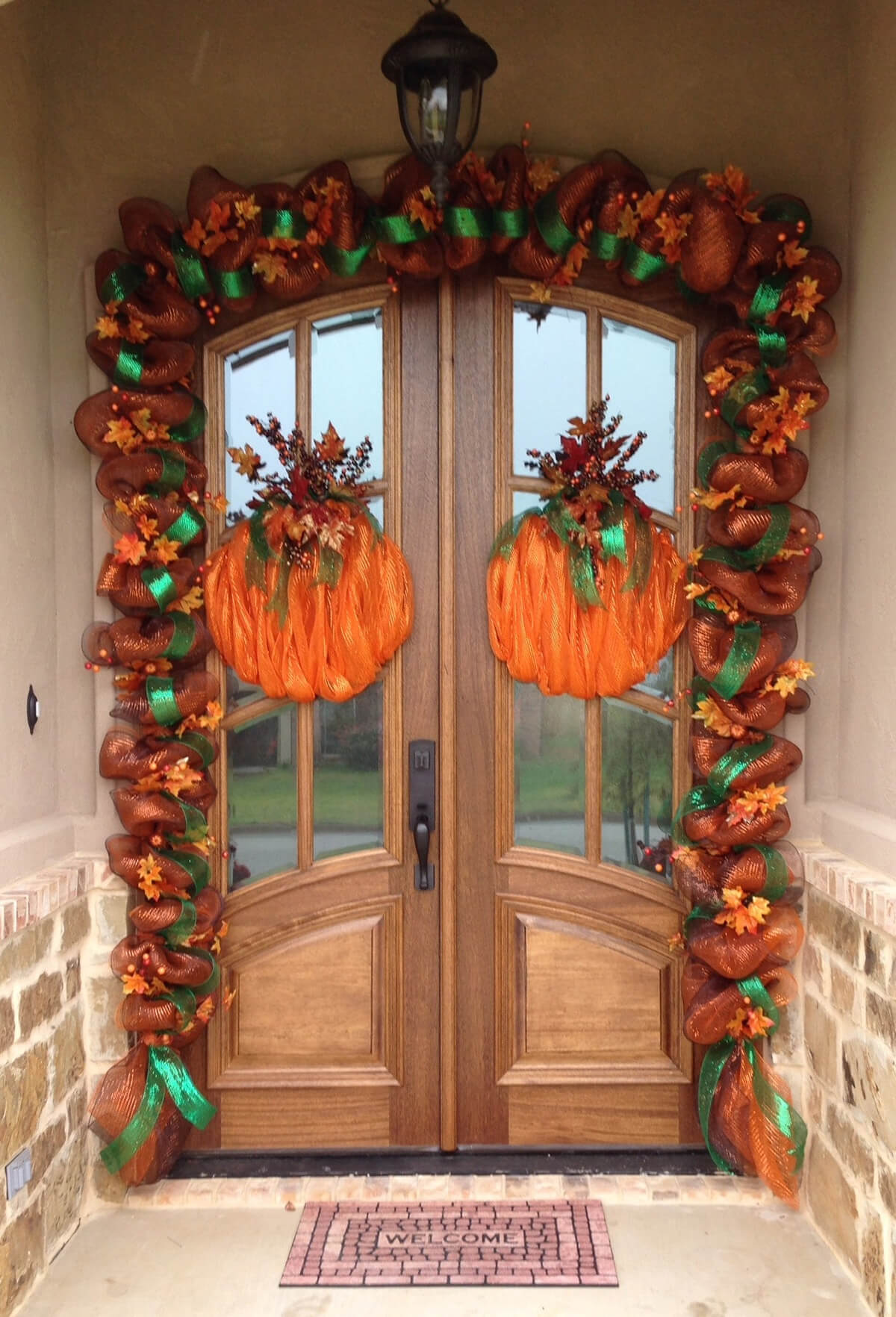 Ribbon Door Pumpkins and Garland