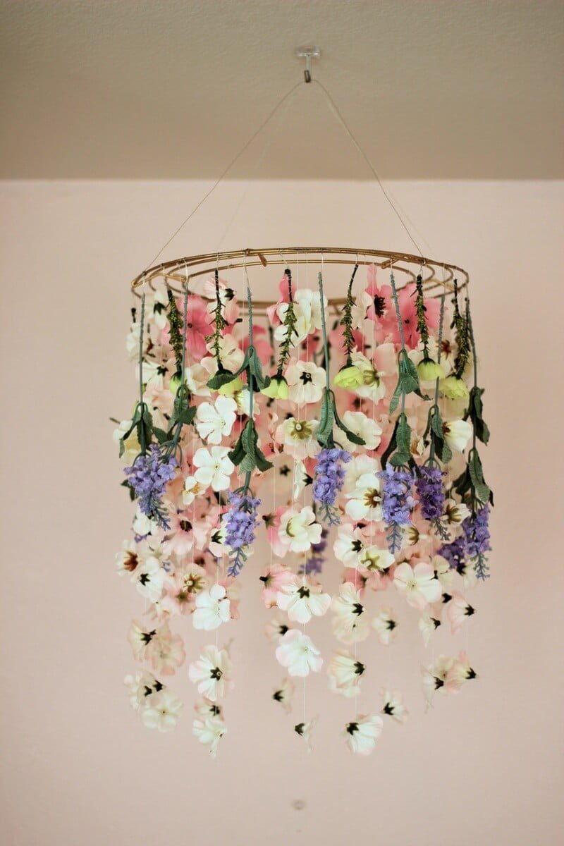 Beautiful DIY Hanging Floral Decor