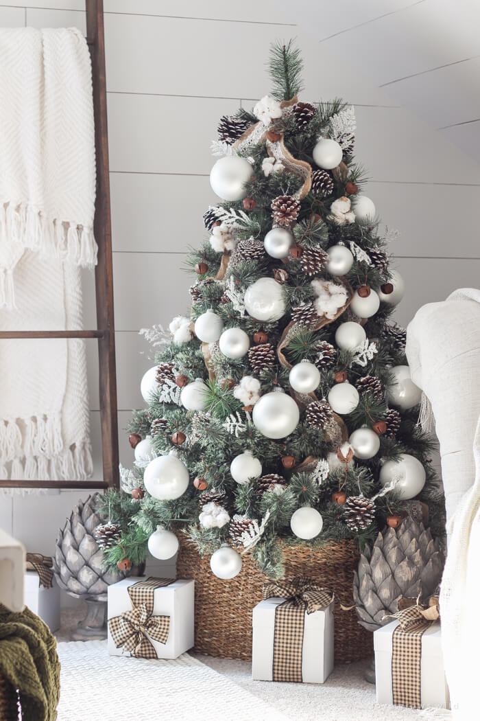 Winter White Pine Cone Christmas Tree