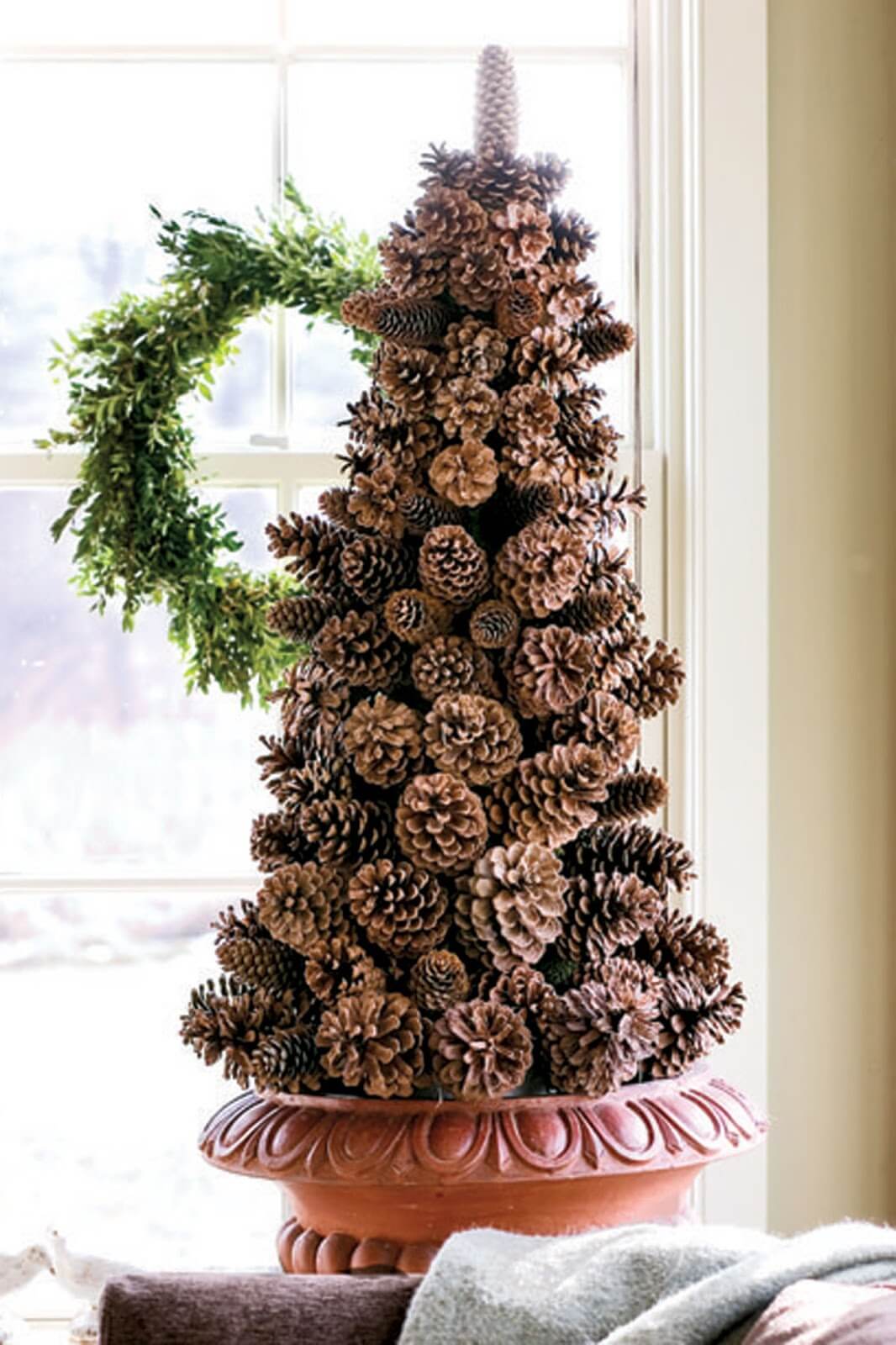 Pine Cone Holiday "Tree"