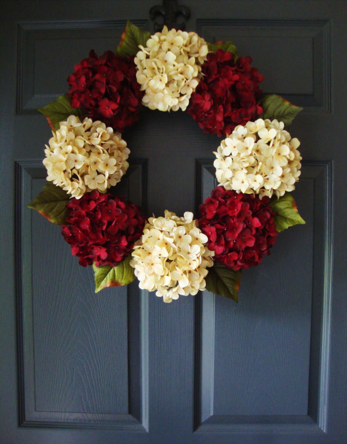 Star-Shaped Hydrangea Cluster Door Hanger