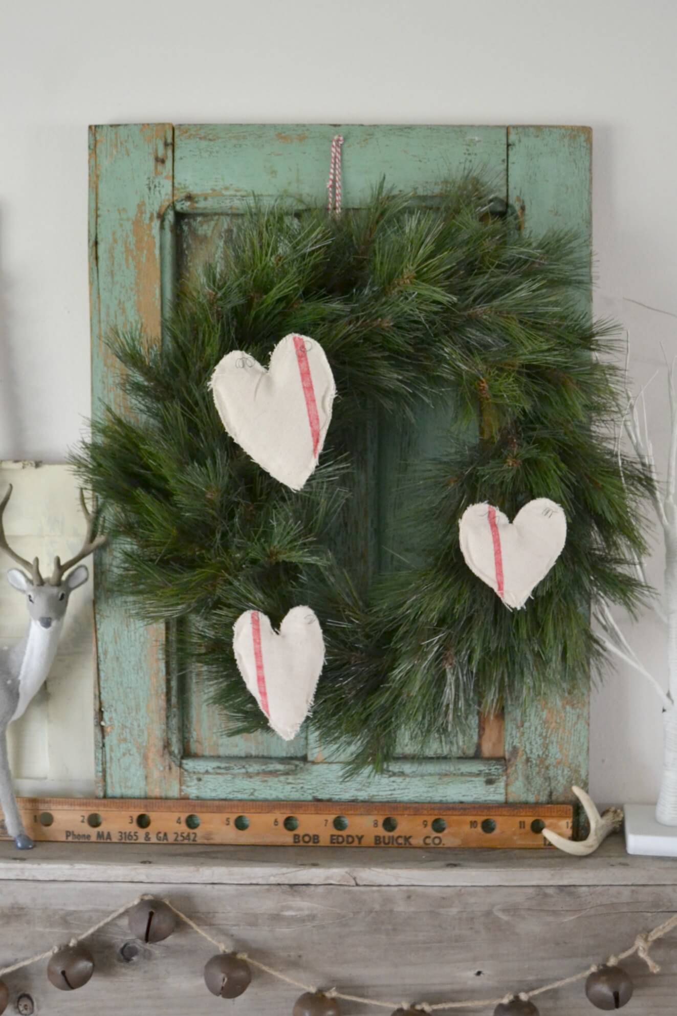 Creative Country Christmas Wall Decor