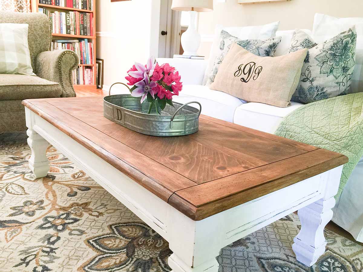 White DIY Farmhouse Coffee Table Ideas