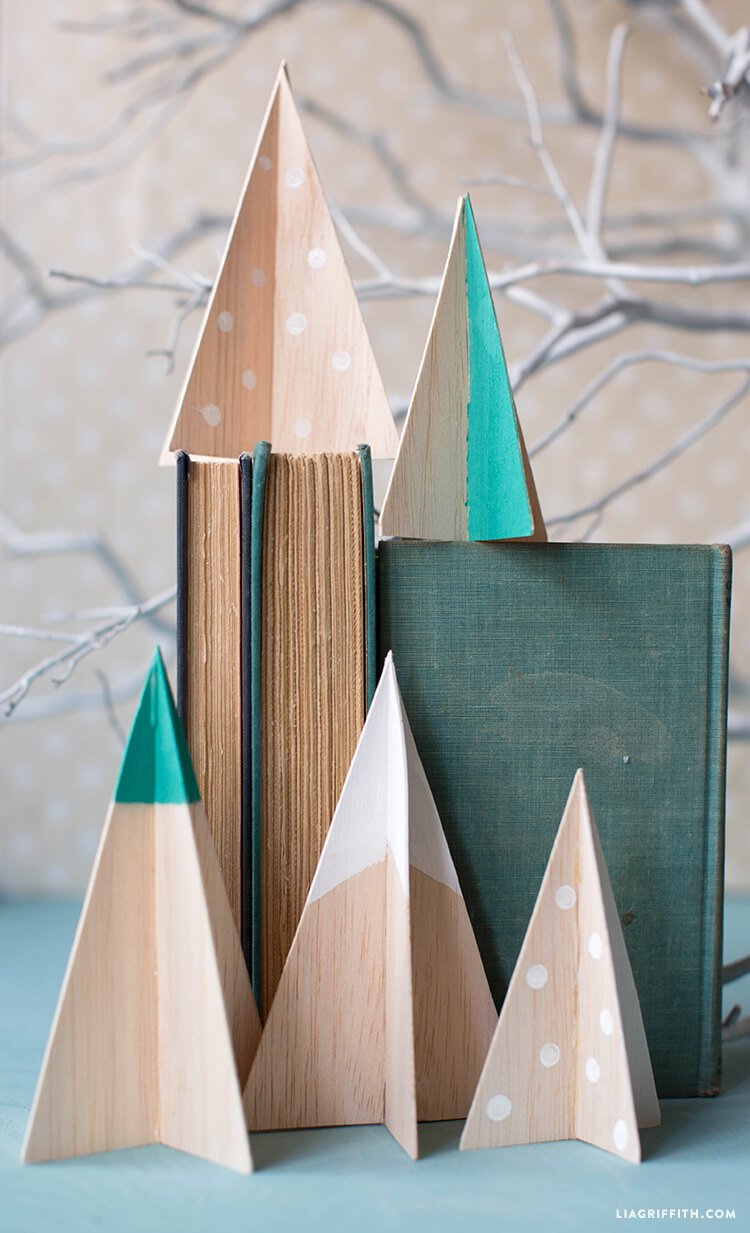 Balsa Wood Christmas Tree with Scandinavian Vibe