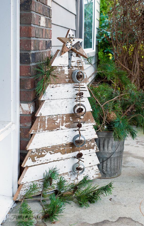 Whitewashed Wood Plank Christmas Tree