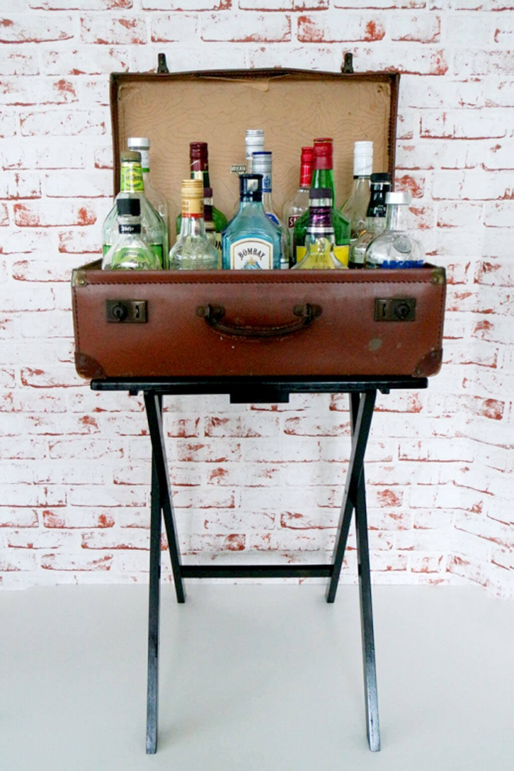 A Truly Portable Suitcase Bar