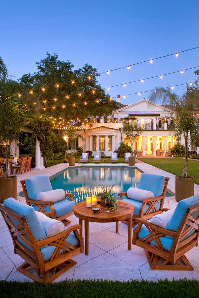 Wonderful Dining Area for Your Poolside