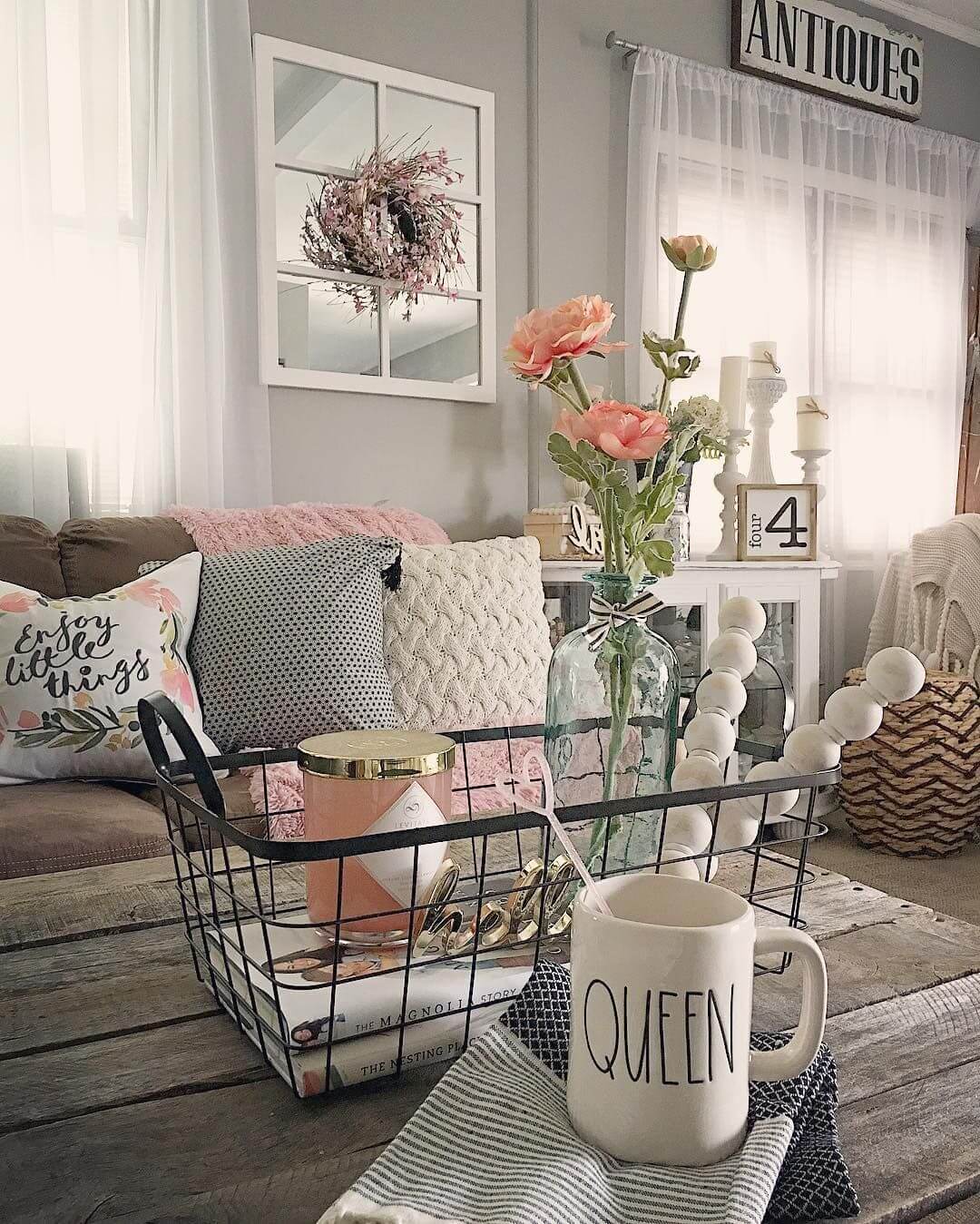 Distressed Wood Coffee Table with Vase