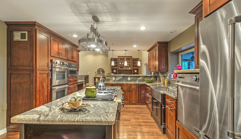 Shaker Mahogany and Shaker Xpresso Kitchen