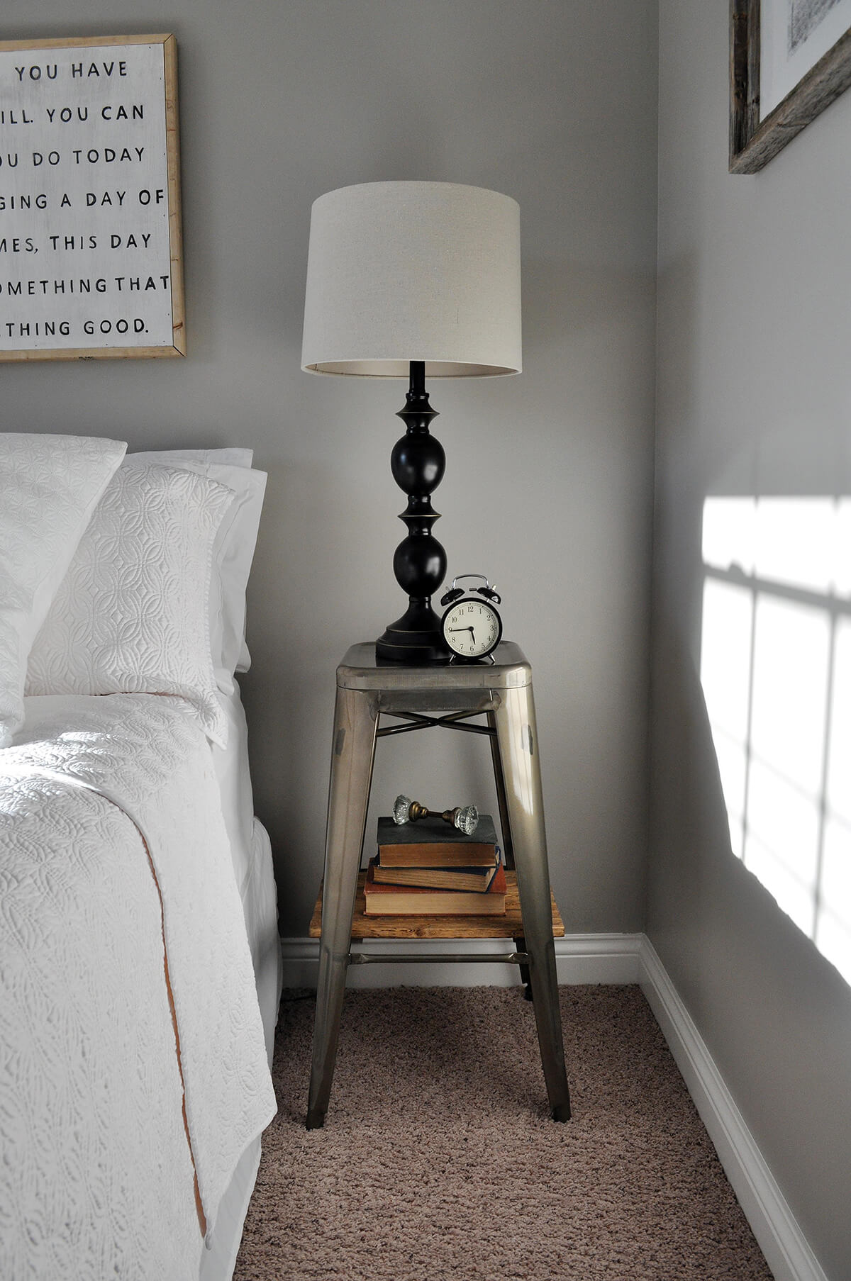 Modern Metal Nightstand Table with Lamp