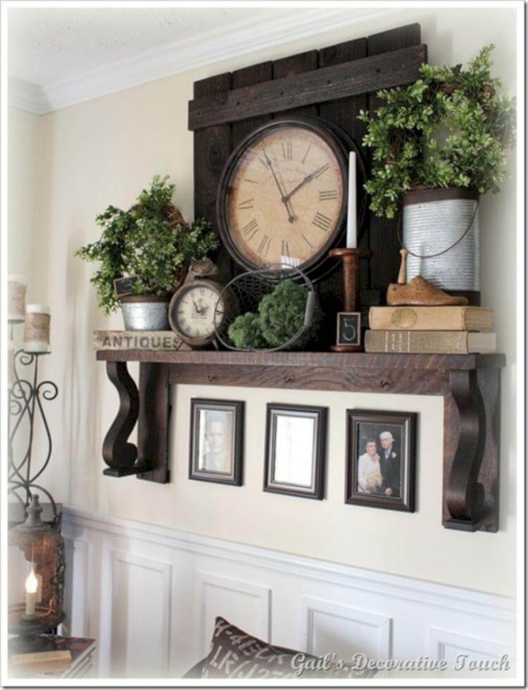 Hearty Wooden Mantel Antique Clock