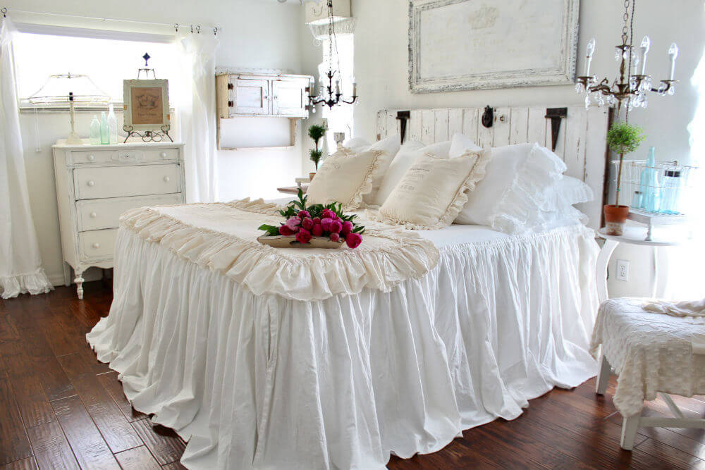 Elegant Long-ruffled Classic Bed Cover