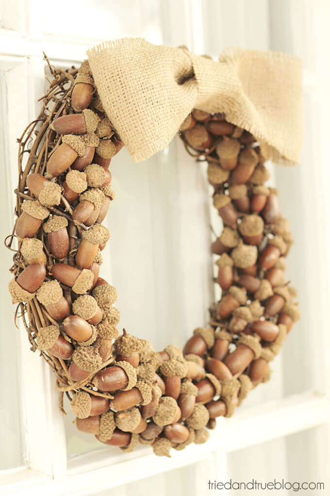 Acorns Abound Around this Autumn Wreath