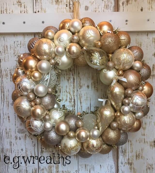 Gorgeous Metallic Bulb Wreath for the Home