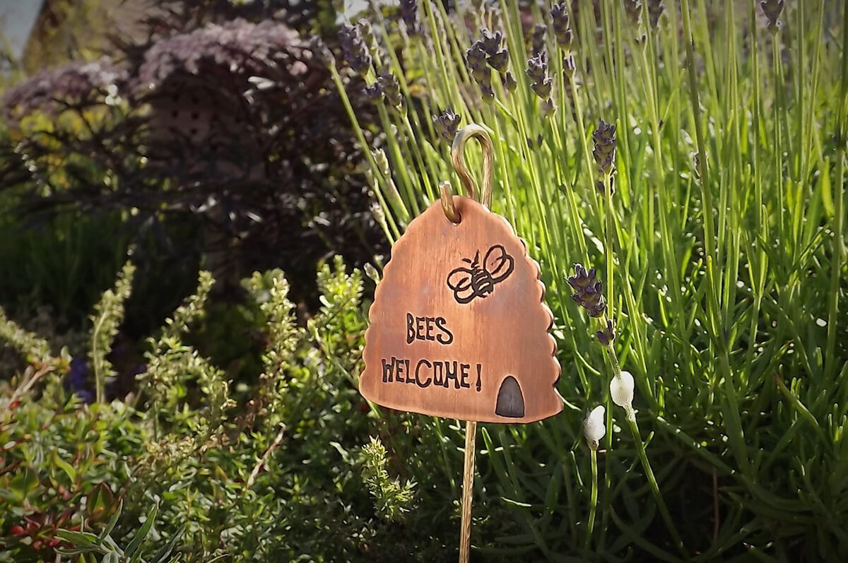 "Bees Welcome!" Honeycomb Garden Sign