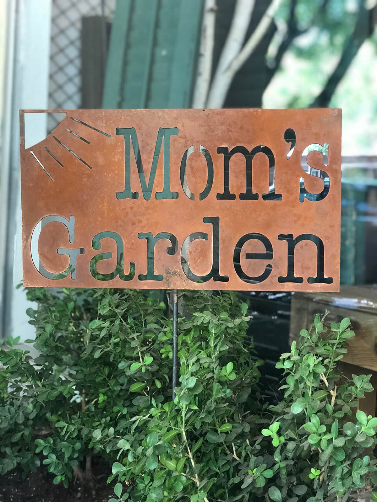 "Mom's Garden" Stake Sign