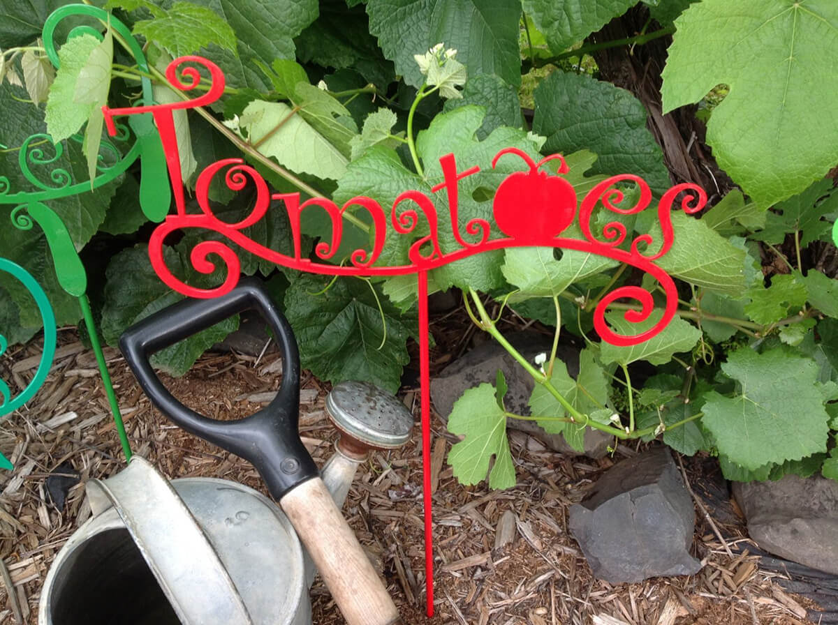 Metal "Tomatoes" Garden Sign