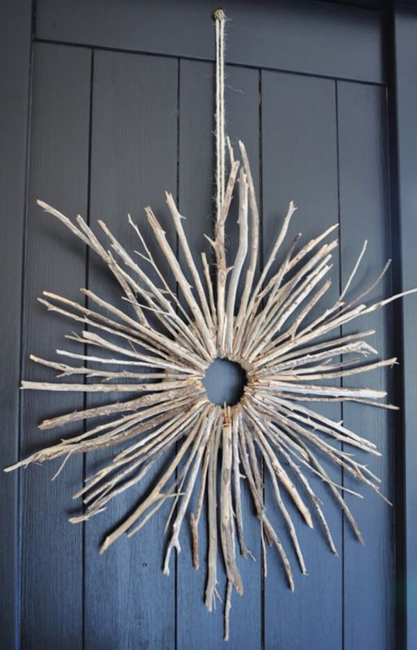 Starburst Twig Wreath for Front Porch Appeal