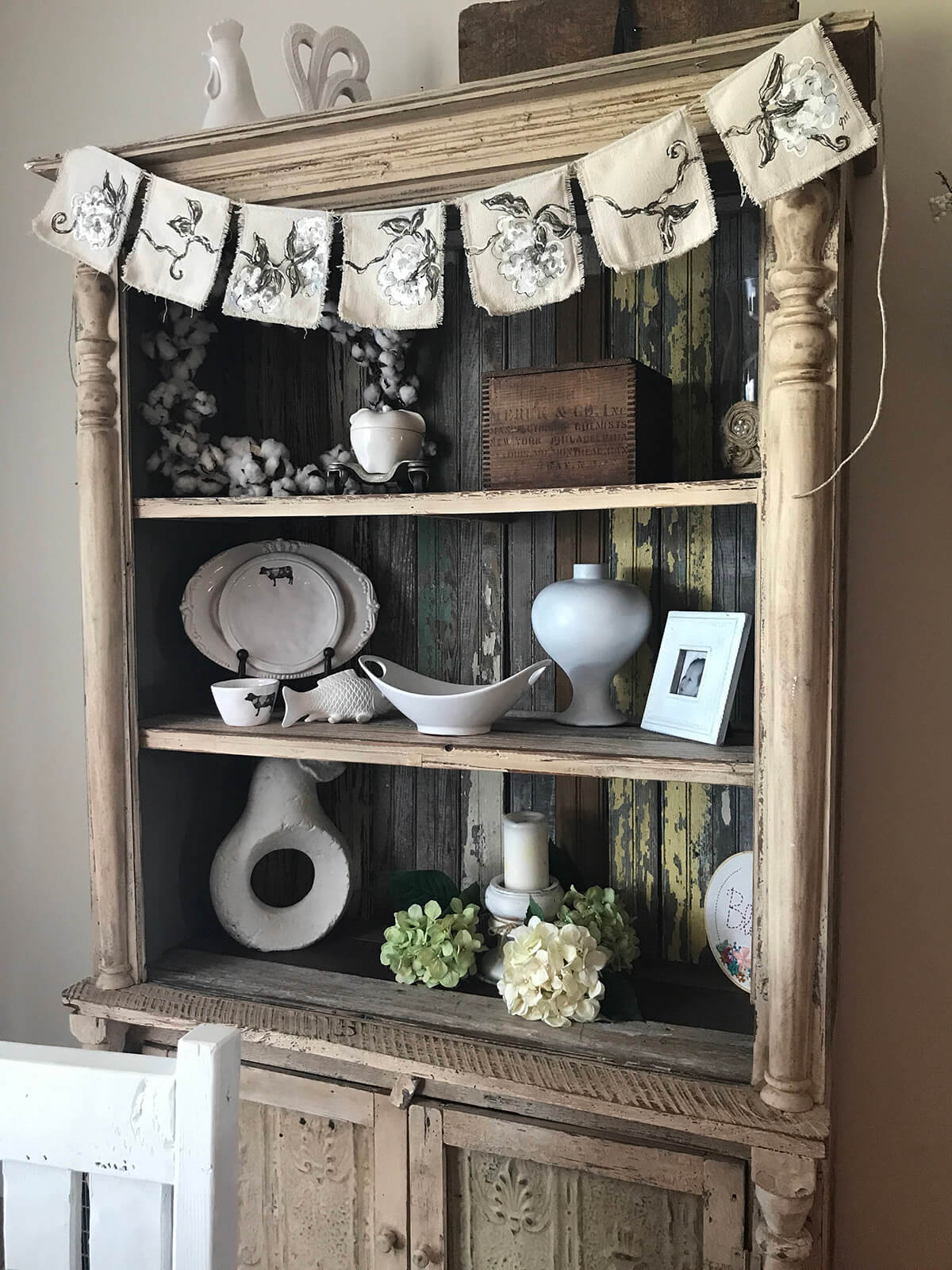 Lovely and Decorative Cotton Ball Banner for the Living Room