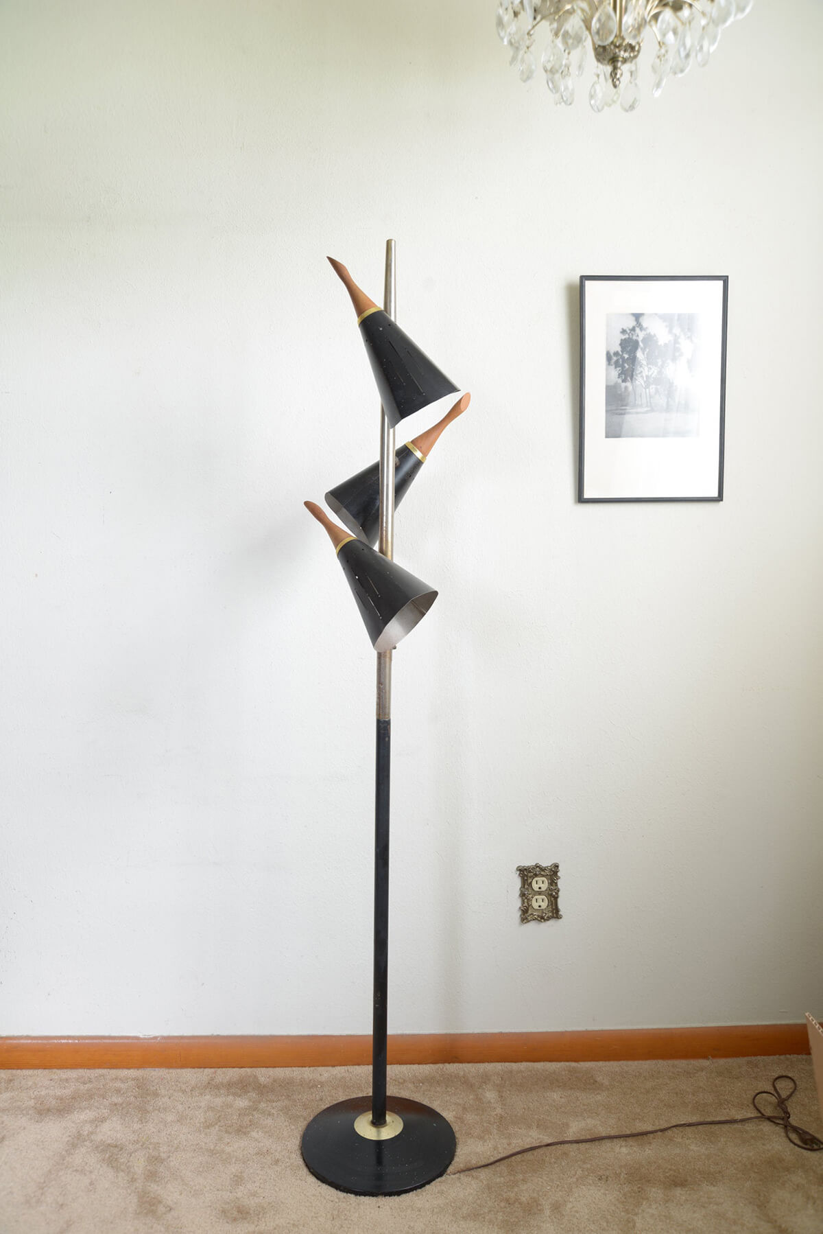 Bell-Shaped Lampshades Alternating Direction on Floor Lamp