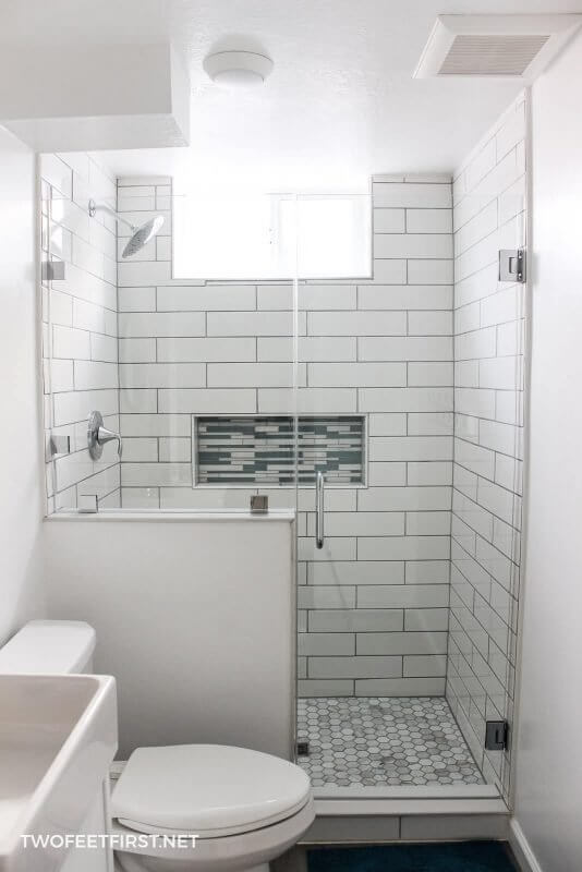 Amazing Functional Design for Tiny Bathroom