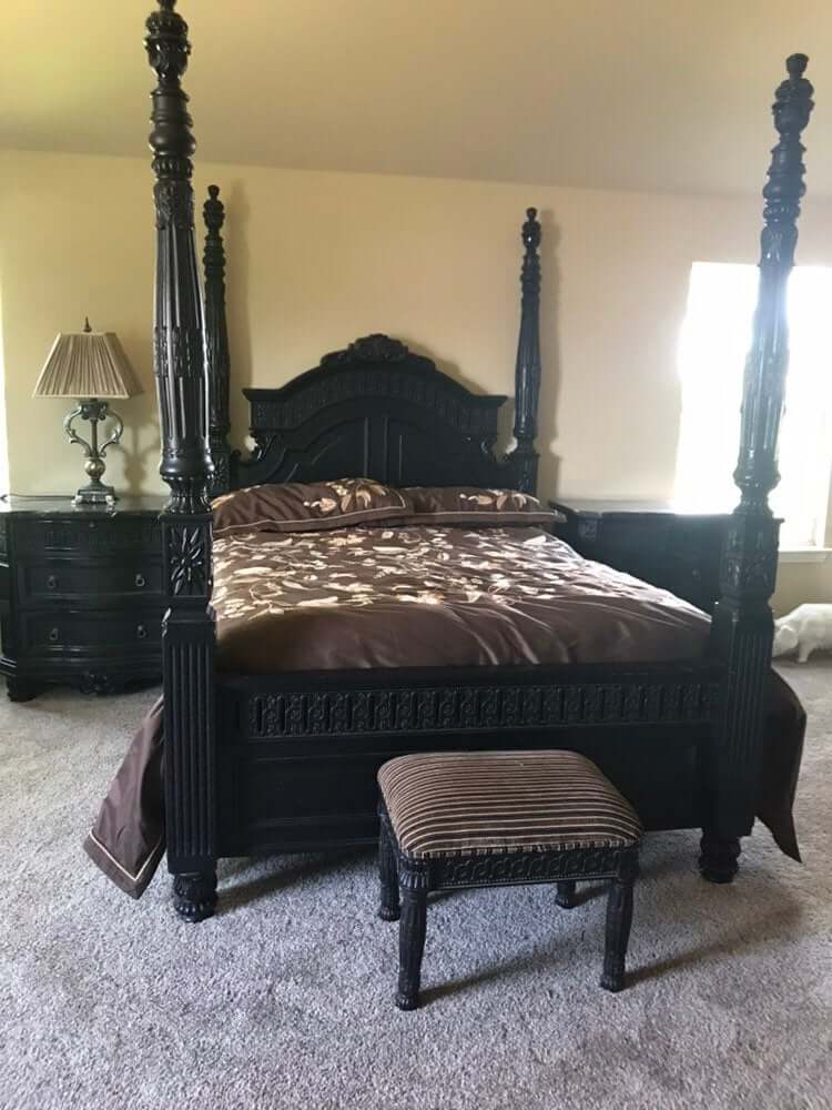 Old Fashioned Royalty Black Bedroom Ideas